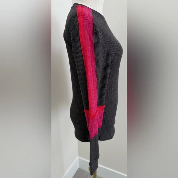 NWOT NATURAL LIFE Gray Long Sleeve Thermal with Embroidered Accents M - Picture 2 of 4